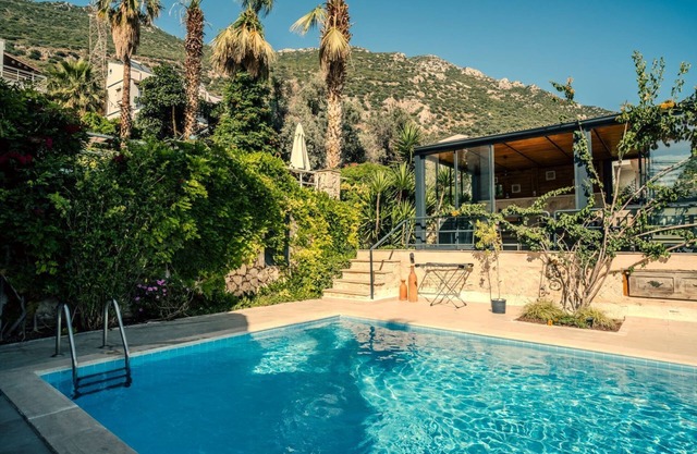 Kalkan, 2 Bed ensuite, private garden & pool, stunning views, perfect getaway.