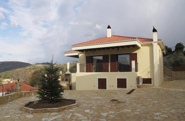 Kallisti Ξενώνας Διακοπτό-Καλάβρυτα