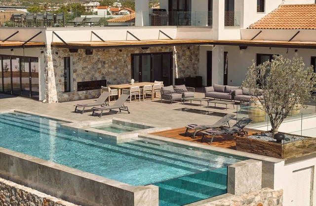 Kalonía Villa, a Quintessential Retreat