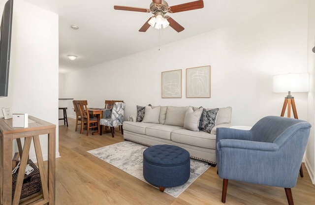 Kamp Koral - Walk to Umstead; 5 Mi. to Airport; Lenovo Center; 2 Kings; Quiet