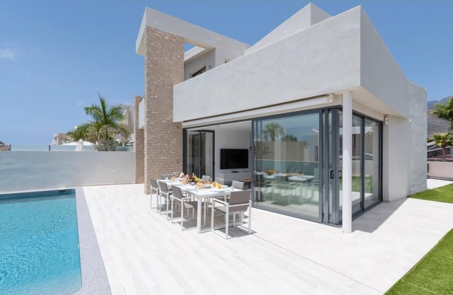 KARAT VILLA NEVEDA CALETA