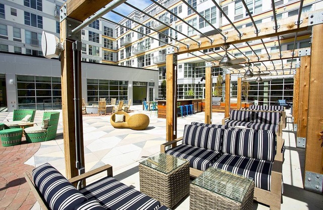 Kasa | Escape with the Family, Nearby Marina | Pittsburgh