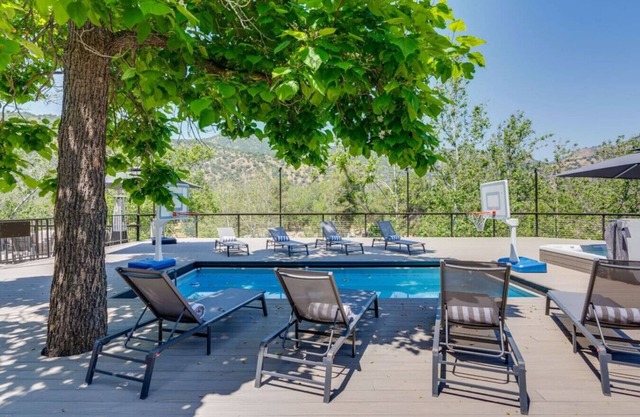 Kaweah River Cabin House