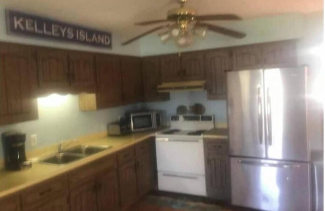 Kelleys Island Walk To Downtown