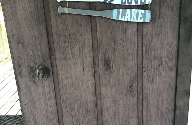 Kelly Lake Cabin with beautiful sand beach