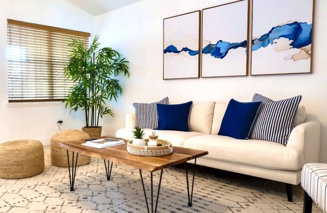 Kendall Keys Oasis Entire Dream Home with HEATED Pool, Theater & Arcade