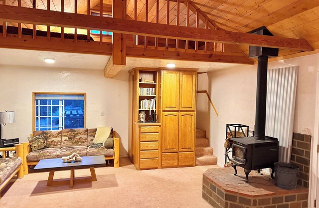 Kennedy Bluebird: off-grid cabin near SF Kern River