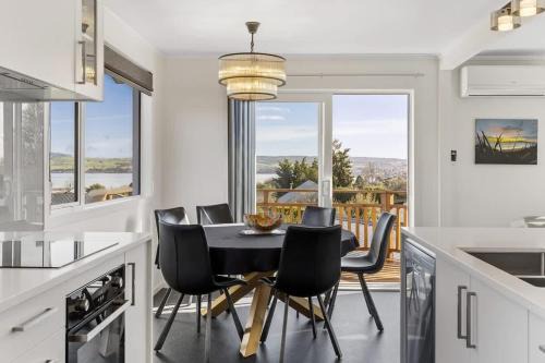 Kensington Gem-Family Getaway