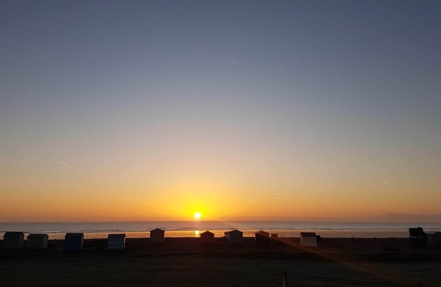 Kent Beachhouse ★ Stunning Seaviews ★ Jacuzzi Bath