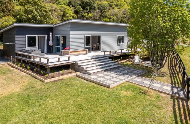 Kereru Cottage Tranquil Setting