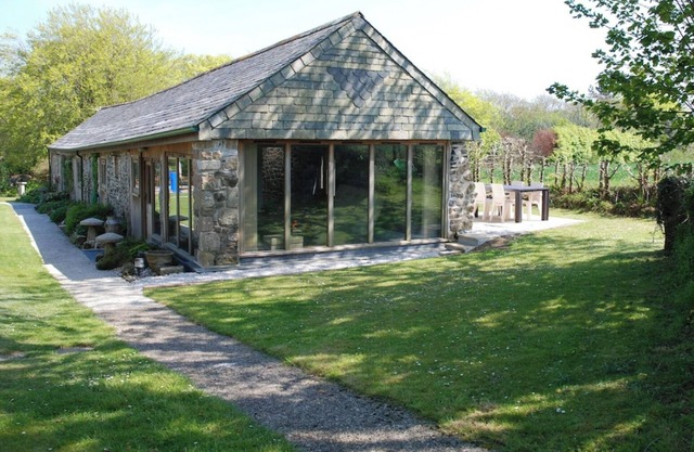 Kerriers Barn, Natural, Peaceful, Private hot tub, Mid Cornwall