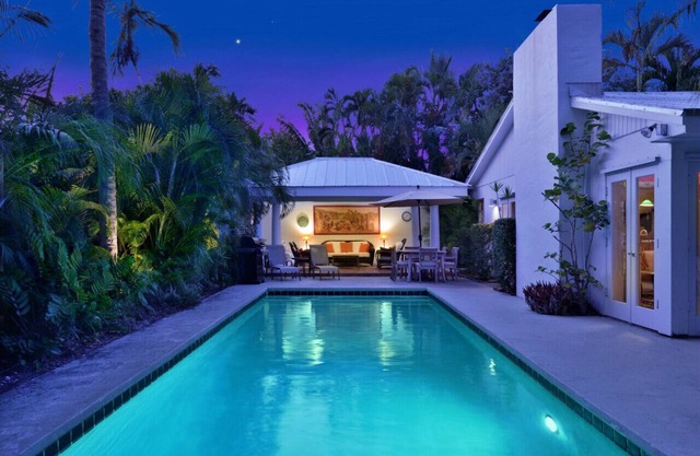 Key West Private Pool Garden Villa - 2 Blocks from Beach