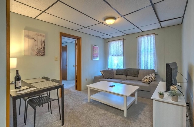 Keystone Efficiency, Apt #3nDowntown Hershey One Bedroom Efficiency