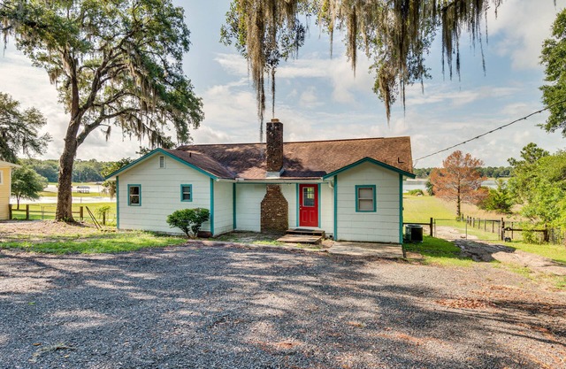 Keystone Heights Vacation Rental: On the Lake!