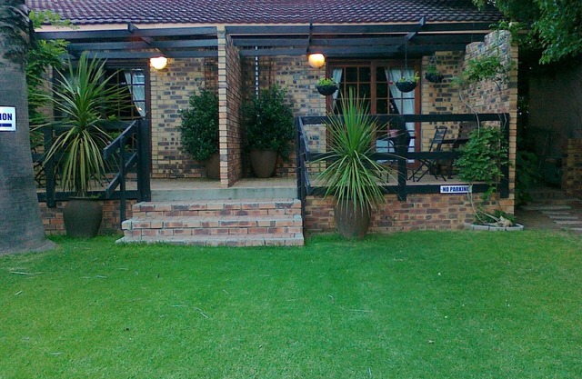 Khokha Moya Guesthouse