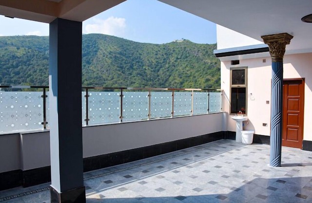 Khyber Guest House & Restaurant