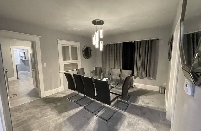 Kid friendly neighborhood! Everyone is welcomed in this cozy apartment home!