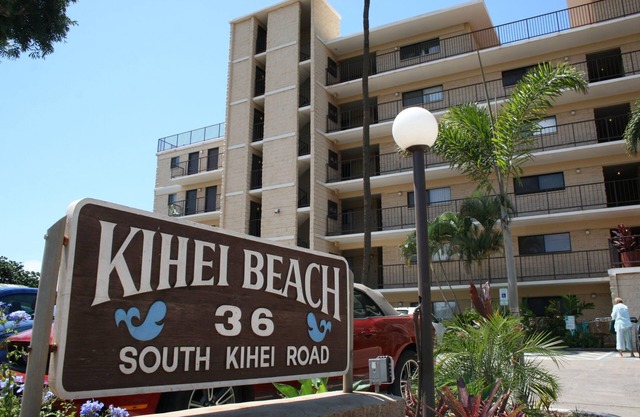 Kihei Beach #603 by Ali'i Resorts