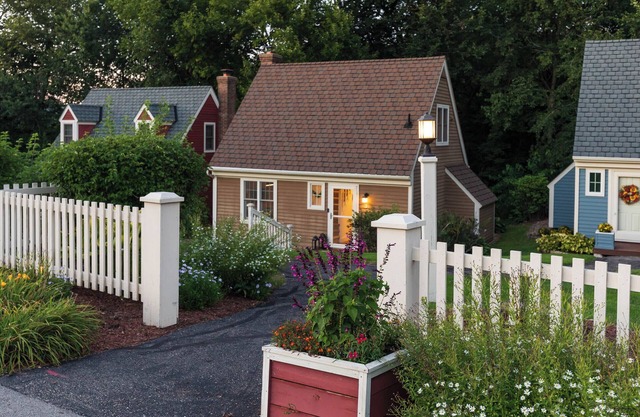 King Bed 'Romantic Tiny Home Escape' Cozy up!