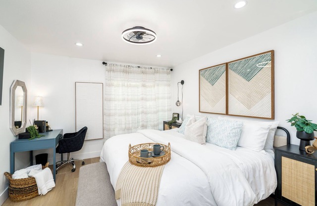 King Bed/Tennis Court/Fast Internet - Entire Condo