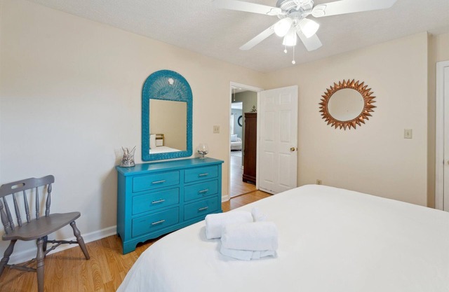 King Bedroom Marsh Side Getaway!