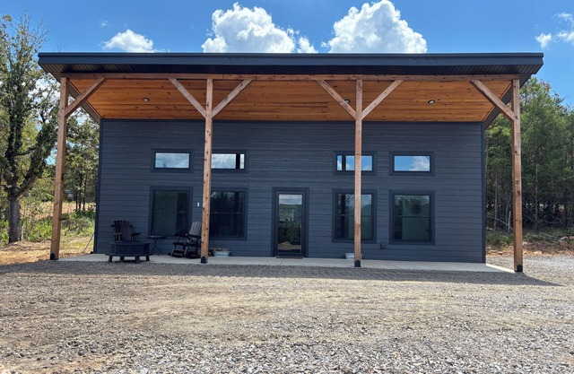 King Cullen Cabin - Brand New In Charming Clarksville, Arkansas