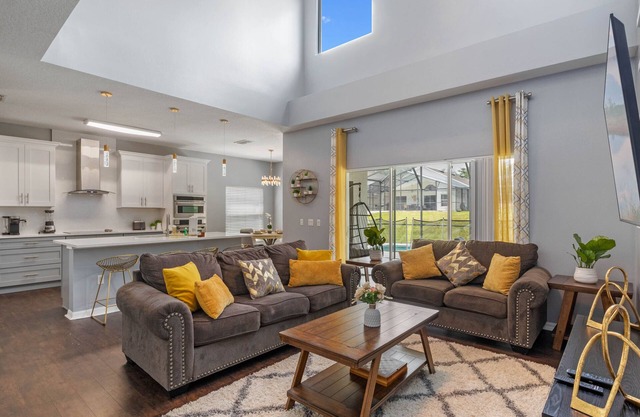 King luxury spacious home near Disney world-pool