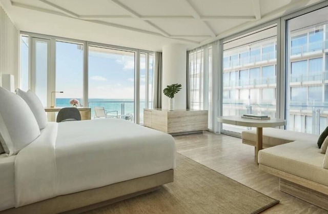 King Room Near Crudo Bar MIA