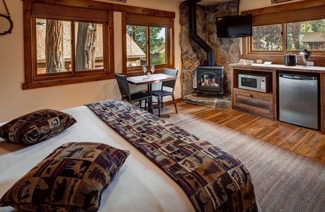 King Studio Cottage with jet bath