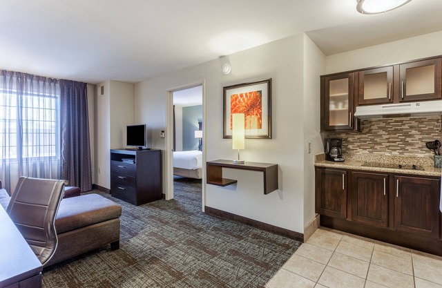 King Suite | Free Breakfast, Indoor Pool