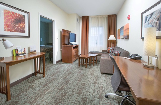 King Suite Near Bush Field Airport | Free Daily Breakfast + Fitness Center