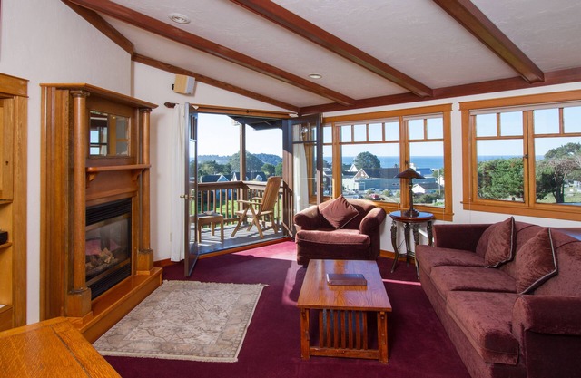 King Suite overlooking Mendocino Village and ocean