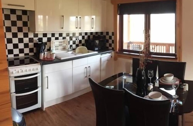 Kingfisher Lakeside Lodge