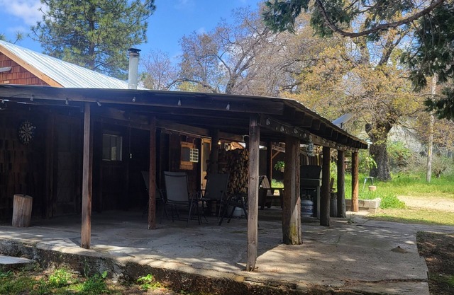 Kings Canyon Rustic Cabin
