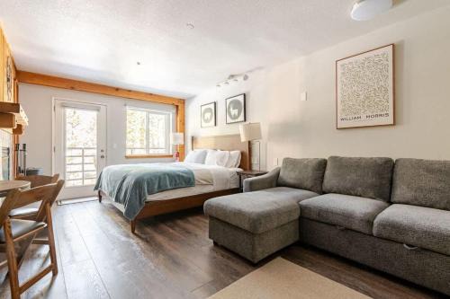 Kirkwood Studio Full Kitchen & Meadow Balcony