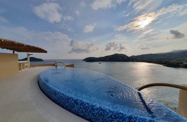 KK 202 Villa, Enjoy stunning sunsets in this luxury condo