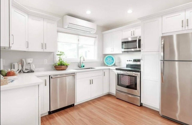 Ko'olau Escape on Kaneohe Bay: Private Guest Suite with Full Kitchen & AC