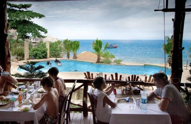Koh Tao Deluxe cottage (Triple) A/C with ABF