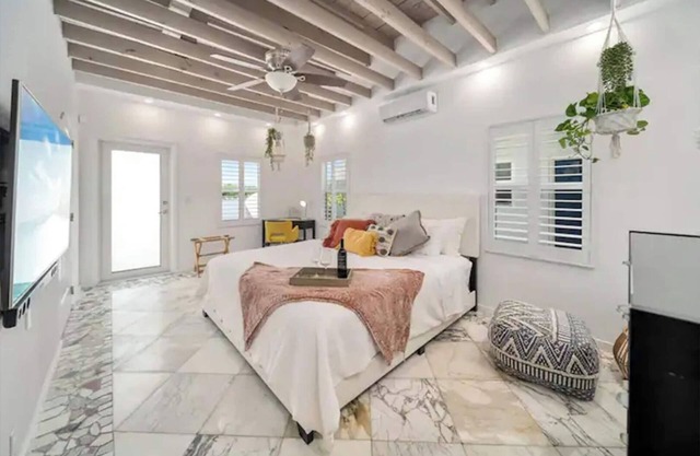 Komffy Studio with King Bed