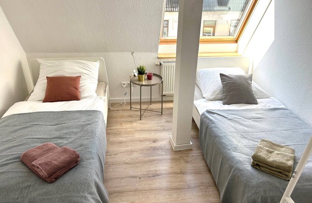 Komfortable Wohnung mit Terrasse, WLAN, EBK, Disney plus, 24h Self-check-in