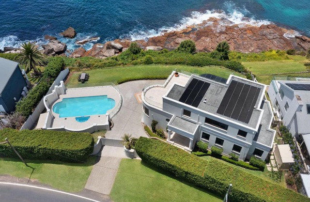 Kookaburra - Oceanfront 4-Bed with Amazing Views