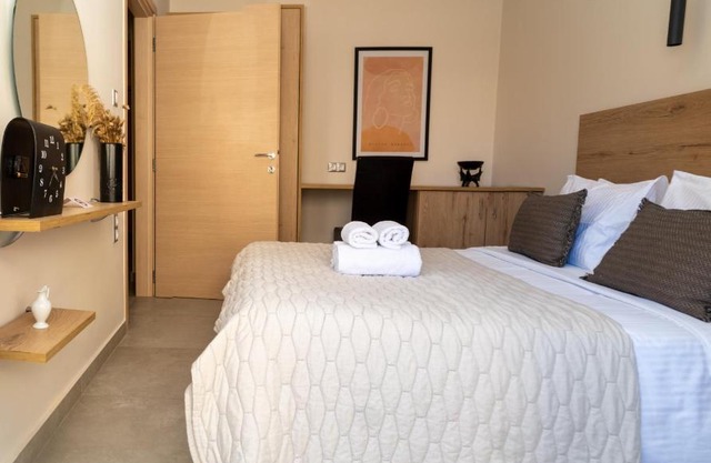 Kozani Home 01