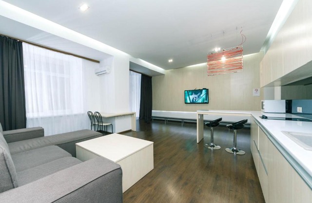 Kreschatik 21 with terrace 2BR