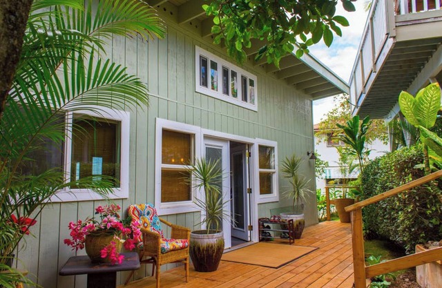 Kt Aloha Awaits You Up On The Hill