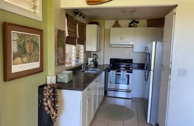 KT Aloha with a viewn