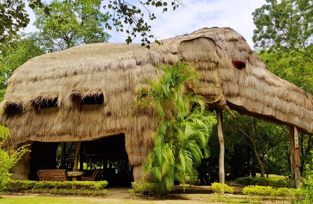 Kumbuk River Elephant Villa