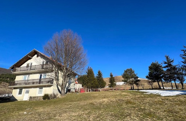 Kupres Desktop - mountain house