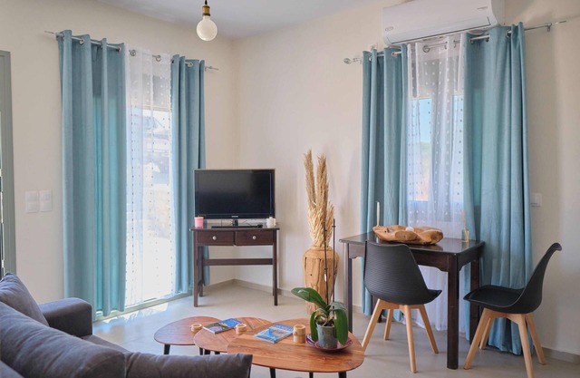 Kythira Echoes Stay – Lithari: Stylish 1-Bedroom in Nature with WiFi & AC