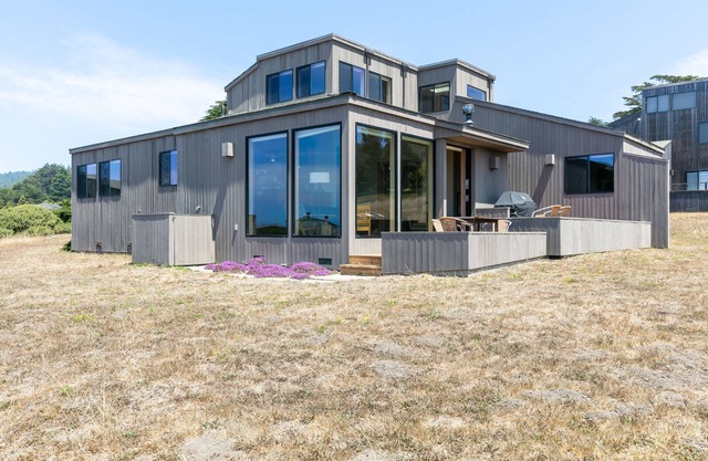Kyuka: 4 BR, 4 BA House in Sea Ranch, Sleeps 8