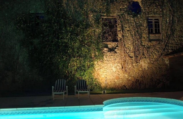 L’Impasse du Temple - Superb Holiday 1 BR, beautiful gardens, salt water pool